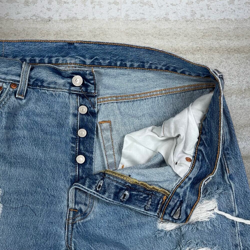 Vintage Y2K Levis Jeans 501 36x32 Regular Straight Fit Medium Wash Denim Button - Picture 5 of 6